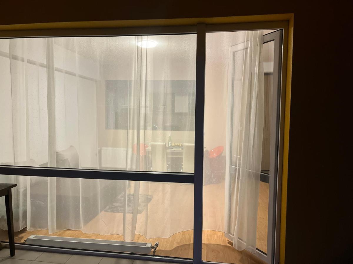 Anissia Apartament Apartment ซินายา ภายนอก รูปภาพ