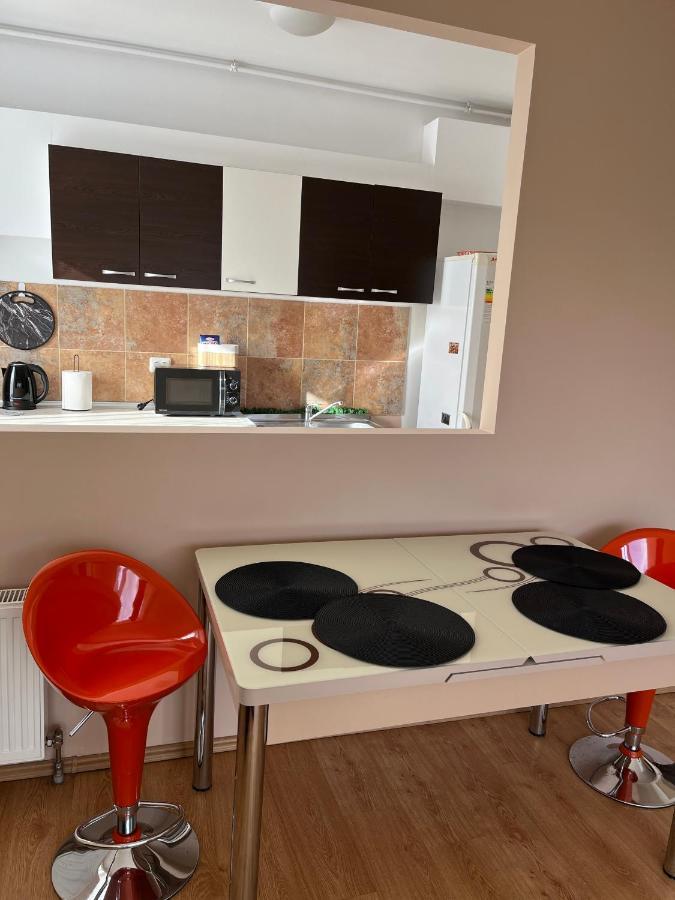 Anissia Apartament Apartment ซินายา ภายนอก รูปภาพ